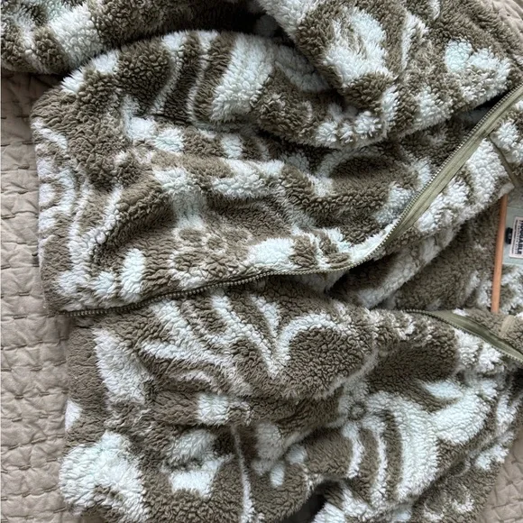 Floral Fleece Jacket - Picture 6 of 6